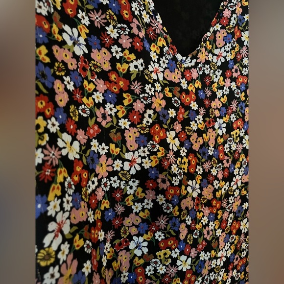 Violet + Claire Multicolor Floral V-Neck Blouse Women’s Size Medium - Picture 6 of 13